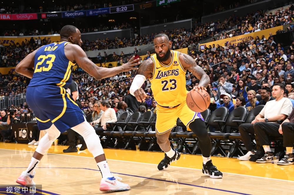 法拉利矛盾公开化！汉密尔顿怒砸法拉利无线电！瓦塞尔紧急灭火